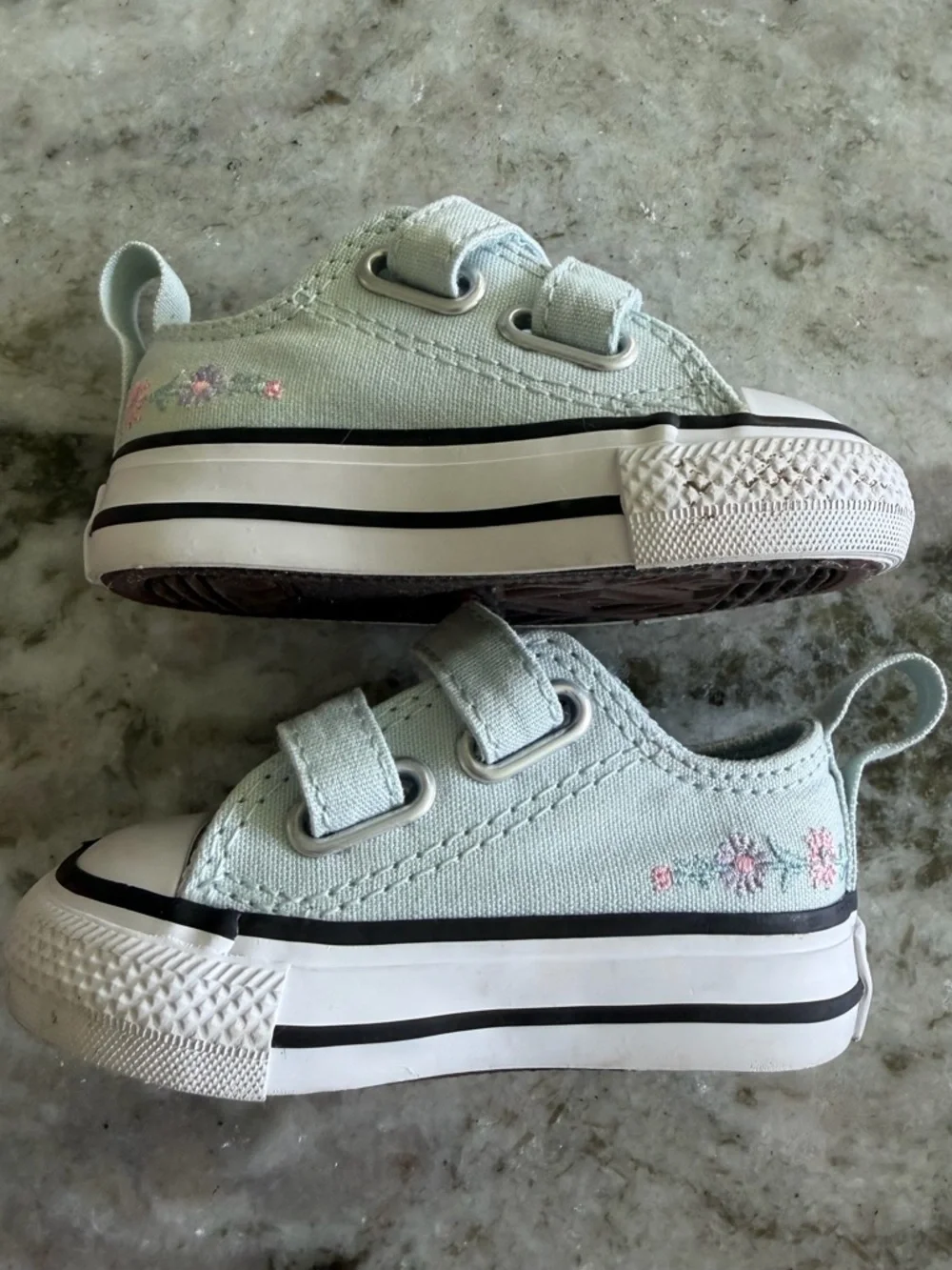 Chuck Taylor All Star Easy-On Embroidered Florals - 2